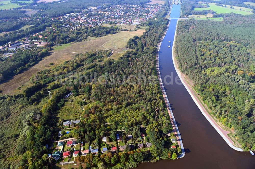 Luftbild Kirchmöser - Uferbereiche am Flußverlauf des Elbe-Havel-Kanal in Kirchmöser im Bundesland Brandenburg, Deutschland