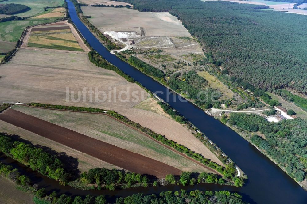 Seedorf von oben - Uferbereiche am Flußverlauf des Elbe-Havel-Kanal in Seedorf im Bundesland Sachsen-Anhalt, Deutschland