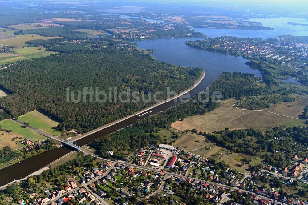 Luftaufnahme Woltersdorf - Uferbereiche am Flußverlauf des Elbe-Havel-Kanal in Woltersdorf im Bundesland Brandenburg, Deutschland