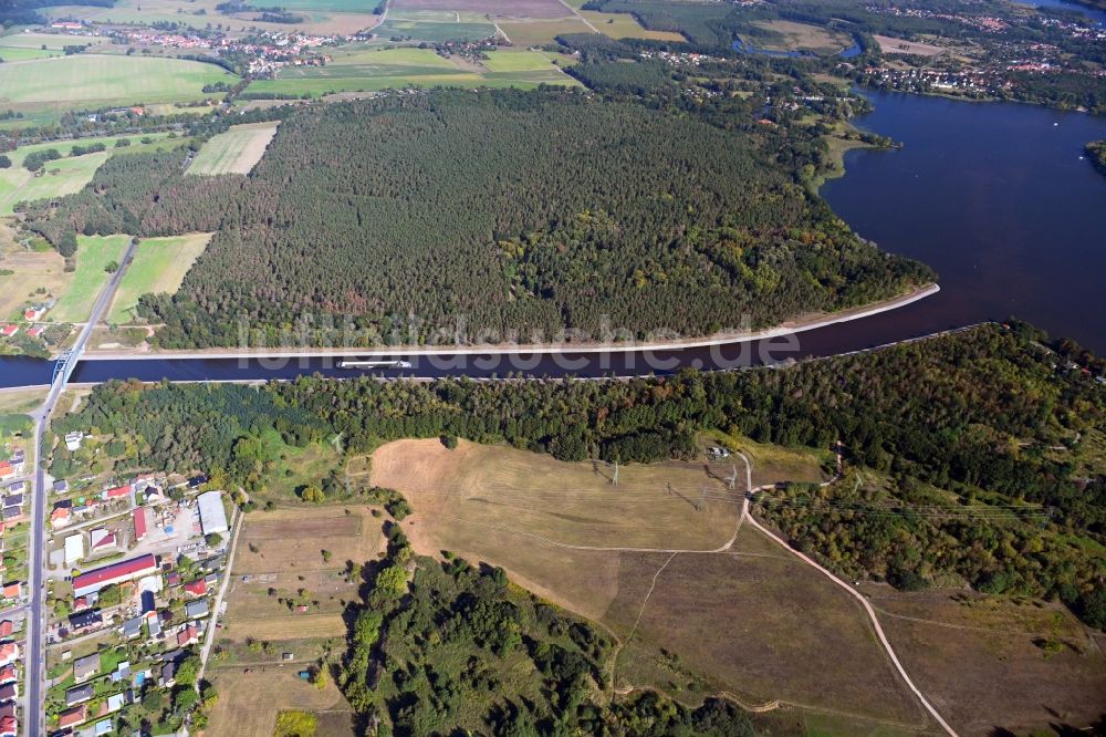 Woltersdorf von oben - Uferbereiche am Flußverlauf des Elbe-Havel-Kanal in Woltersdorf im Bundesland Brandenburg, Deutschland