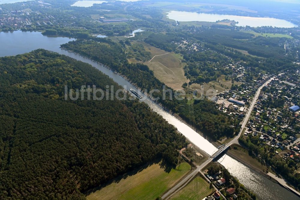 Wusterwitz von oben - Uferbereiche am Flußverlauf des Elbe-Havel-Kanal in Wusterwitz im Bundesland Brandenburg, Deutschland