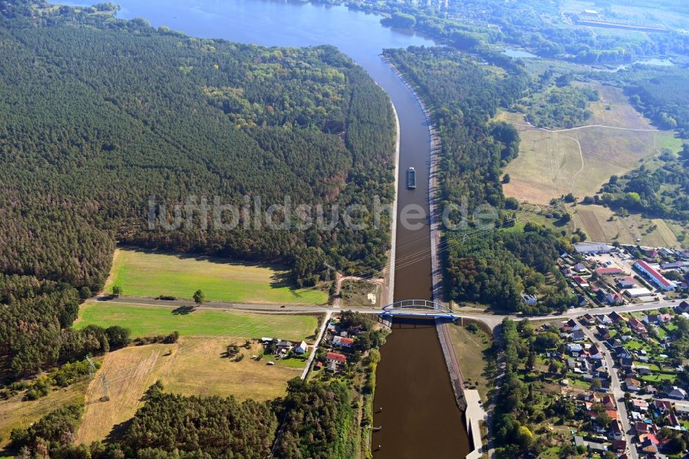 Wusterwitz aus der Vogelperspektive: Uferbereiche am Flußverlauf des Elbe-Havel-Kanal in Wusterwitz im Bundesland Brandenburg, Deutschland