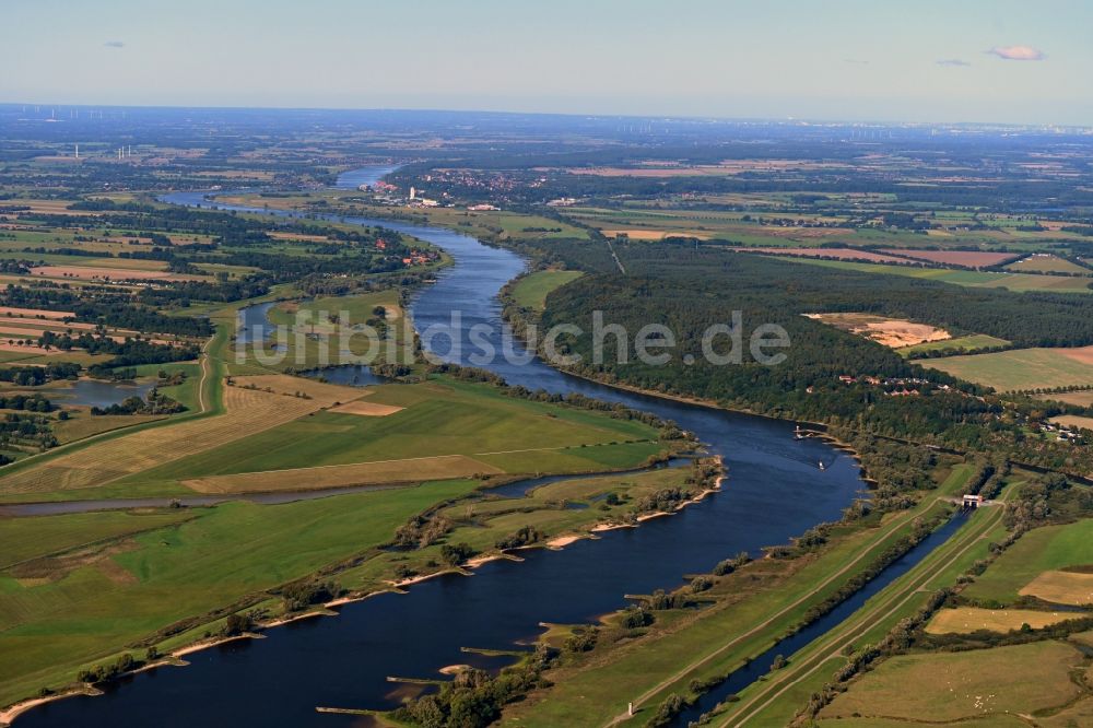 Nostorf von oben - Uferbereiche am Flußverlauf der Elbe in Nostorf im Bundesland Mecklenburg-Vorpommern, Deutschland
