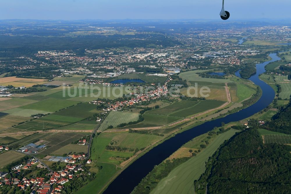 Sörnewitz aus der Vogelperspektive: Uferbereiche am Flußverlauf der Elbe in Sörnewitz im Bundesland Sachsen, Deutschland