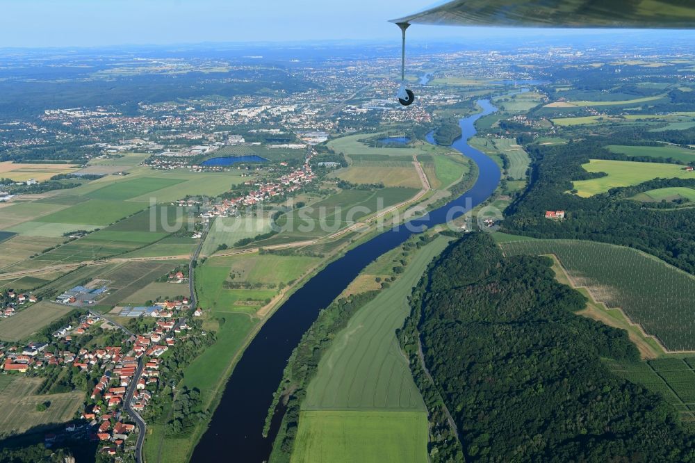 Luftaufnahme Sörnewitz - Uferbereiche am Flußverlauf der Elbe in Sörnewitz im Bundesland Sachsen, Deutschland