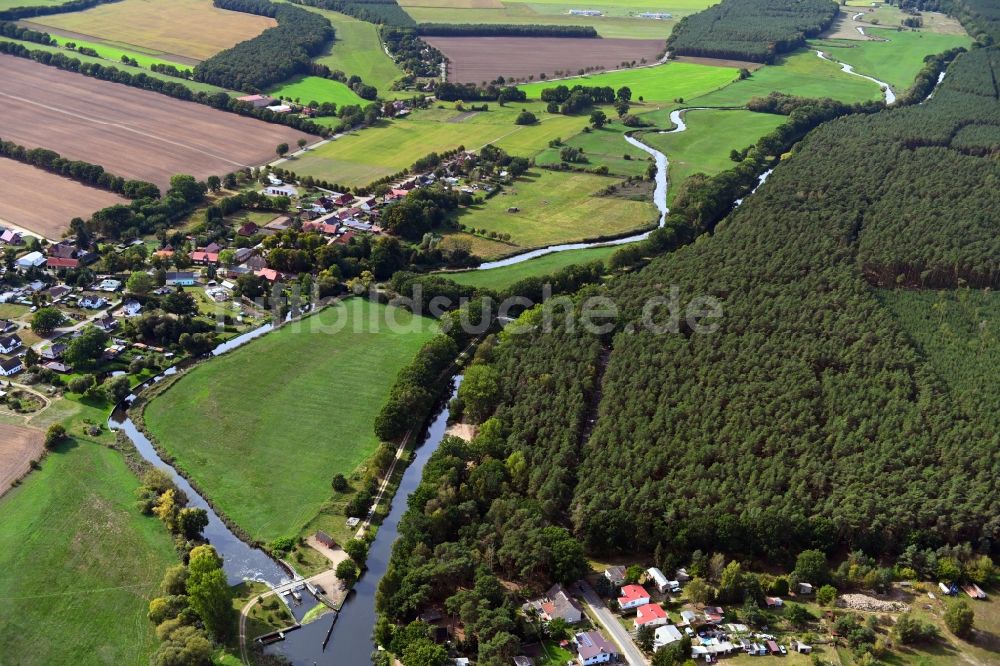 Luftaufnahme Damm - Uferbereiche am Flußverlauf der Elde in Damm im Bundesland Mecklenburg-Vorpommern, Deutschland