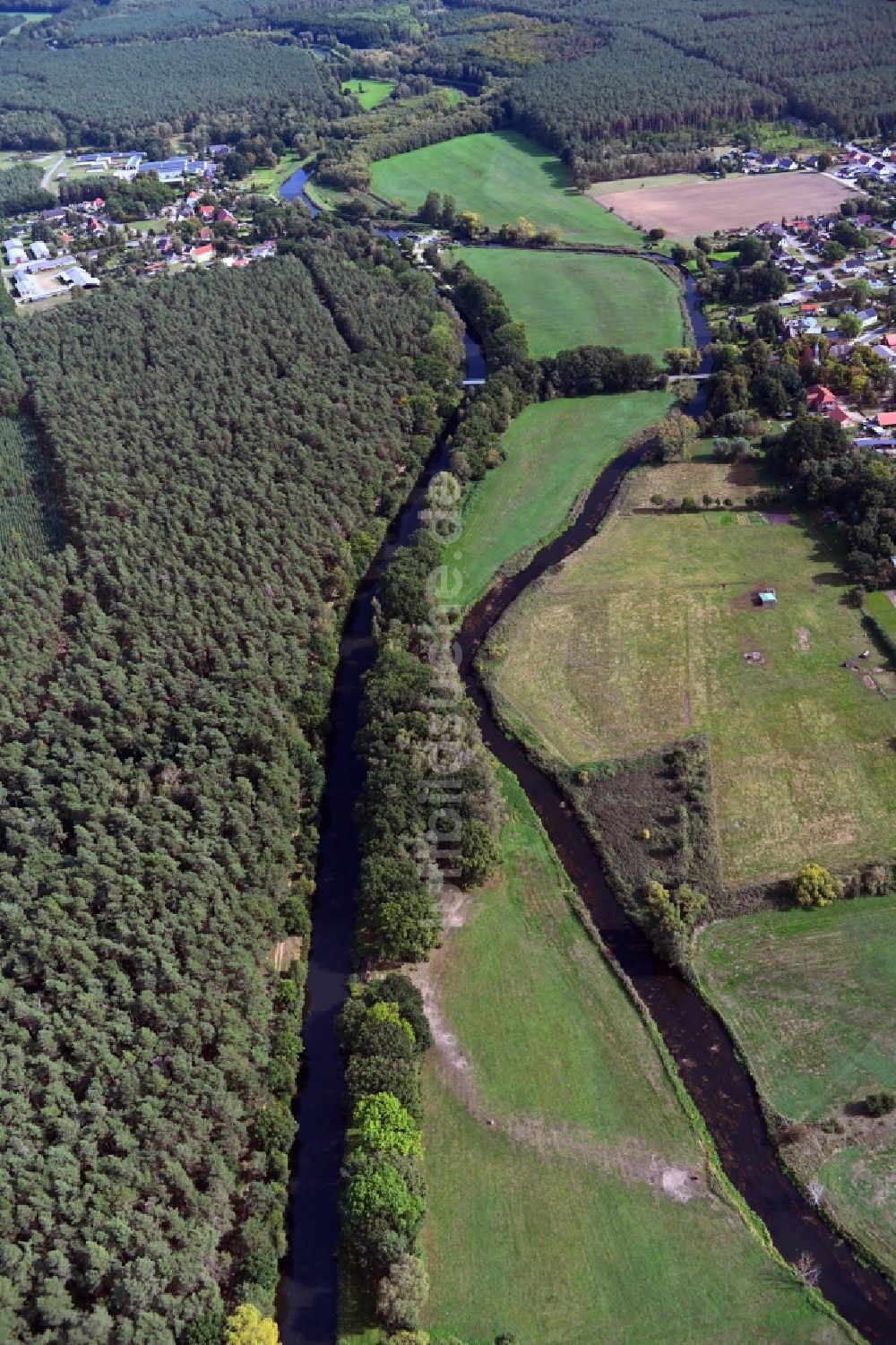 Luftbild Damm - Uferbereiche am Flußverlauf der Elde in Damm im Bundesland Mecklenburg-Vorpommern, Deutschland
