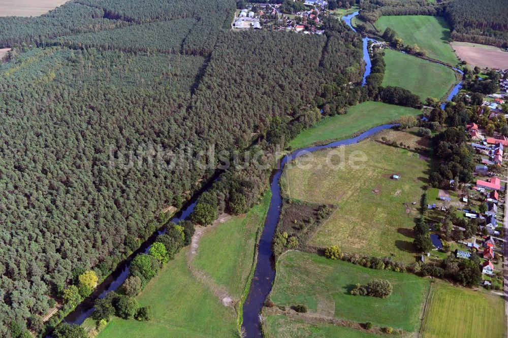 Luftaufnahme Damm - Uferbereiche am Flußverlauf der Elde in Damm im Bundesland Mecklenburg-Vorpommern, Deutschland