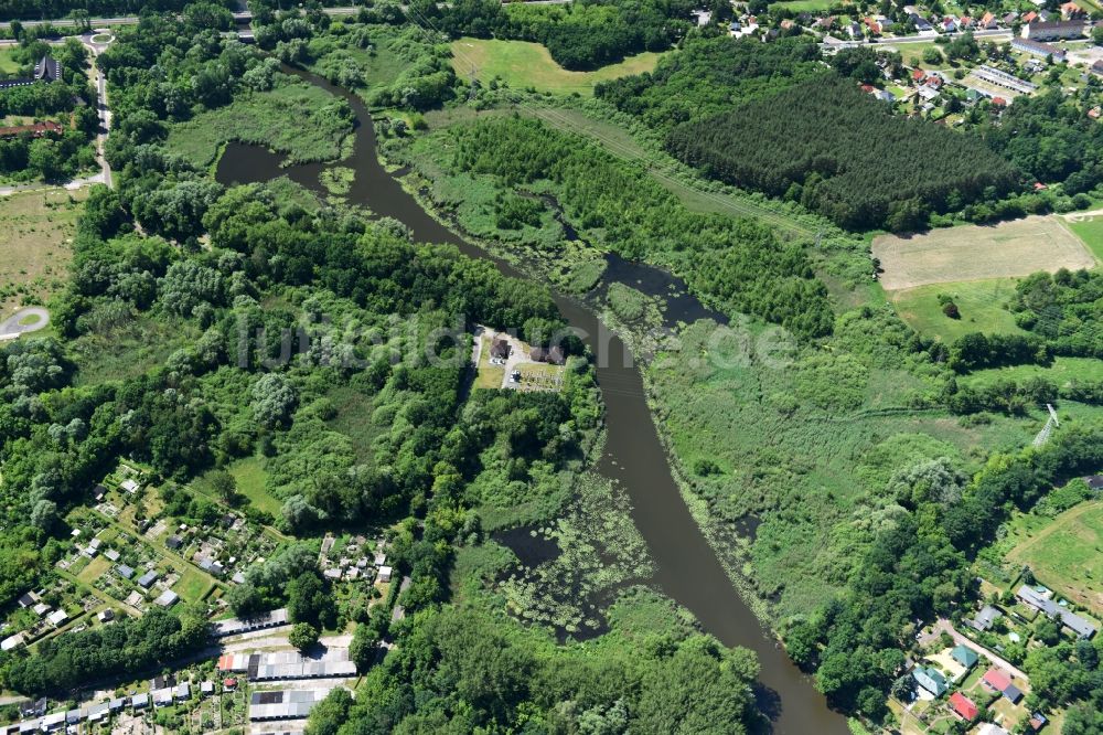 Luftbild Wusterwitz - Uferbereiche am Flußverlauf Die Fahrt zwischen Kirchmöser und Wusterwitz im Bundesland Brandenburg