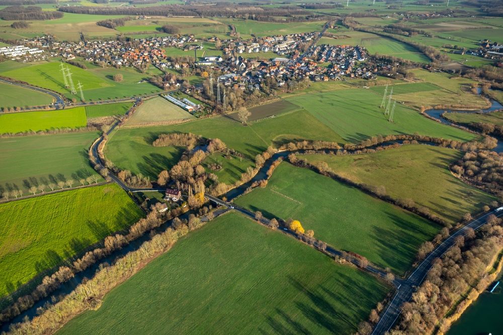 Luftaufnahme Dolberg - Uferbereiche am Flußverlauf der Lippe in Dolberg im Bundesland Nordrhein-Westfalen, Deutschland
