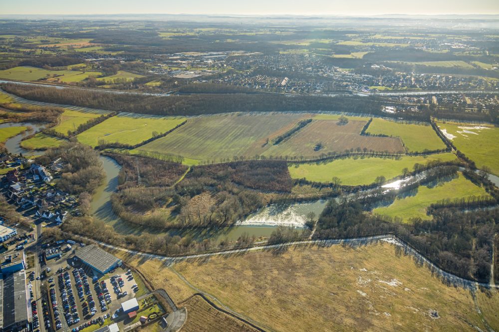 Werne von oben - Uferbereiche am Flussverlauf der Lippe in Werne im Bundesland Nordrhein-Westfalen, Deutschland