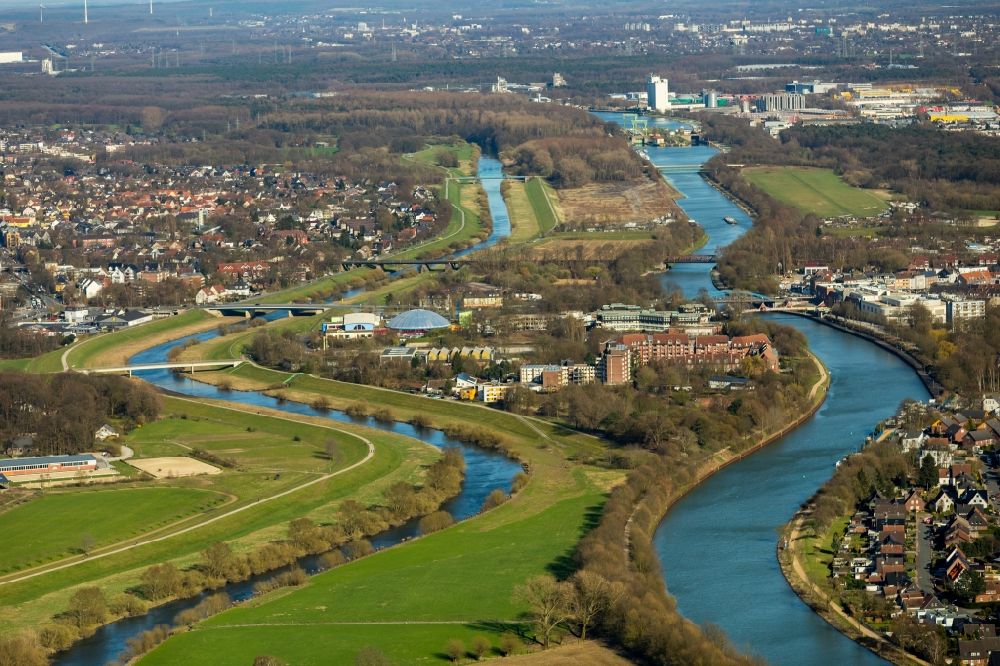 Luftaufnahme Dorsten - Uferbereiche am Flußverlauf Lippe und Wesel-Datteln-Kanal im Ortsteil Hardt in Dorsten im Bundesland Nordrhein-Westfalen, Deutschland