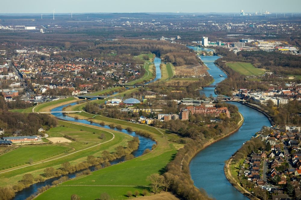 Dorsten von oben - Uferbereiche am Flußverlauf Lippe und Wesel-Datteln-Kanal im Ortsteil Hardt in Dorsten im Bundesland Nordrhein-Westfalen, Deutschland
