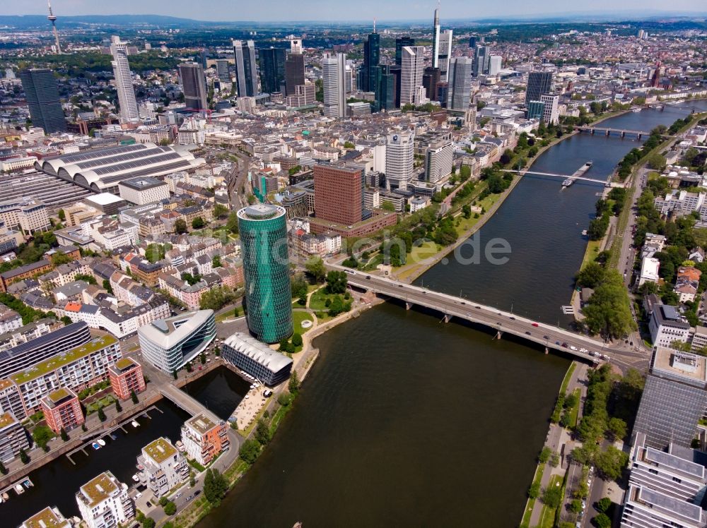 Luftbild Frankfurt am Main - Uferbereiche am Flußverlauf des Main in Frankfurt am Main im Bundesland Hessen, Deutschland