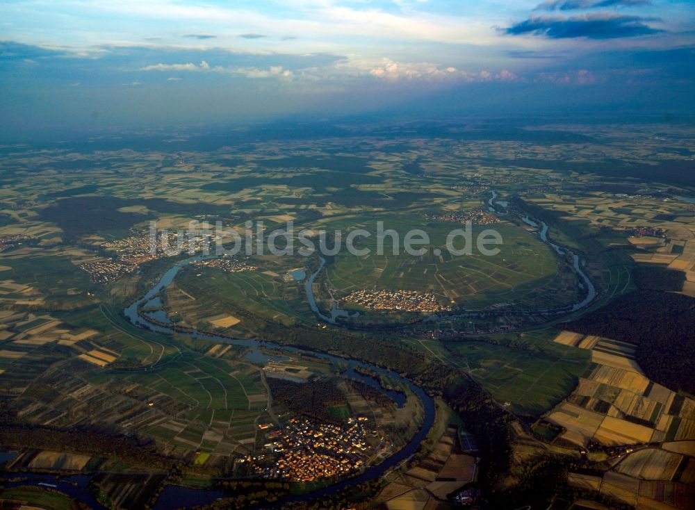 Luftaufnahme Nordheim am Main - Uferbereiche am - Flussverlauf des Main in Nordheim am Main im Bundesland Bayern, Deutschland