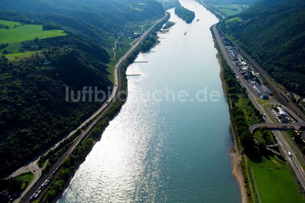 Luftbild Brohl-Lützing - Uferbereiche am Flußverlauf des Rhein in Brohl-Lützing im Bundesland Rheinland-Pfalz, Deutschland