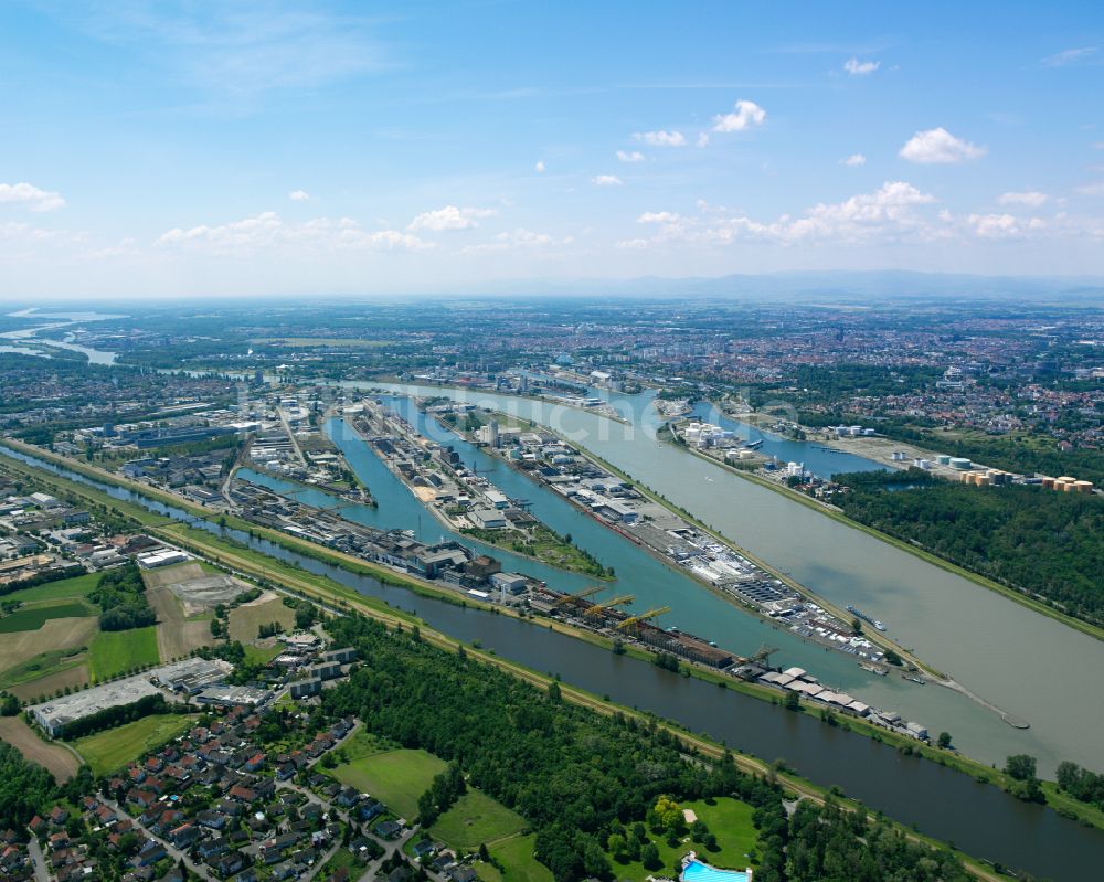 Luftaufnahme Kehl - Uferbereiche am Flußverlauf des Rhein in Kehl im Bundesland Baden-Württemberg, Deutschland