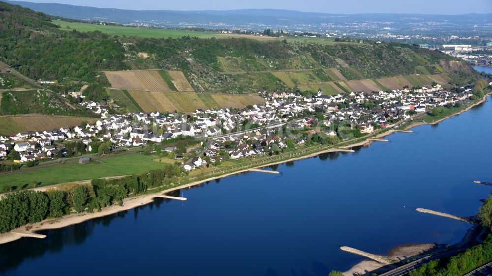Leutesdorf aus der Vogelperspektive: Uferbereiche am Flußverlauf des Rhein in Leutesdorf im Bundesland Rheinland-Pfalz, Deutschland
