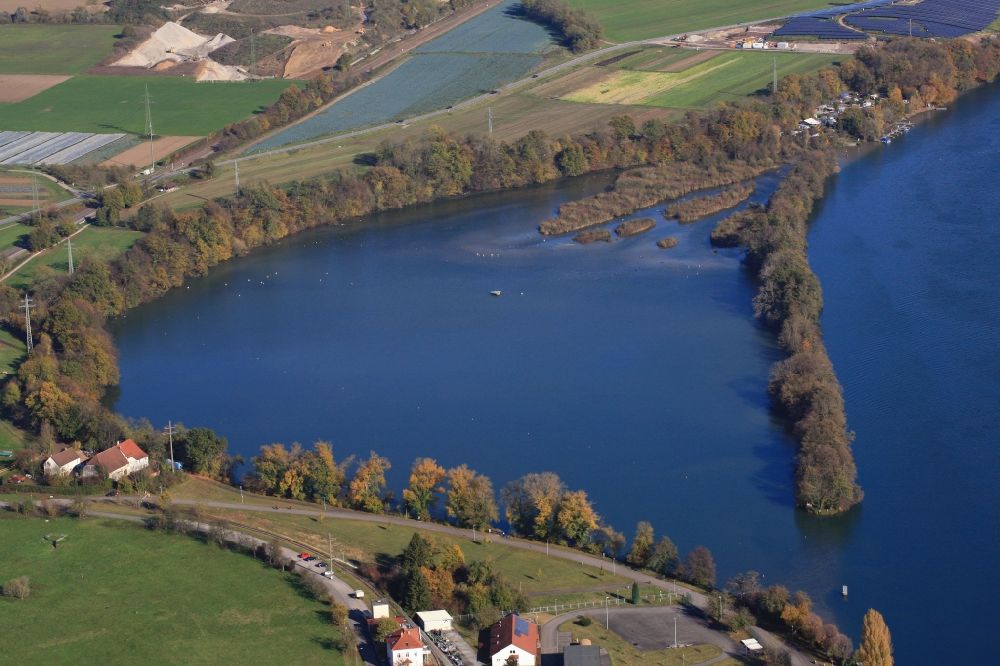 Luftbild Grenzach-Wyhlen - Uferbereiche am Flußverlauf des Rheins im Naturschutzgebiet Altrhein in Grenzach-Wyhlen im Bundesland Baden-Württemberg, Deutschland