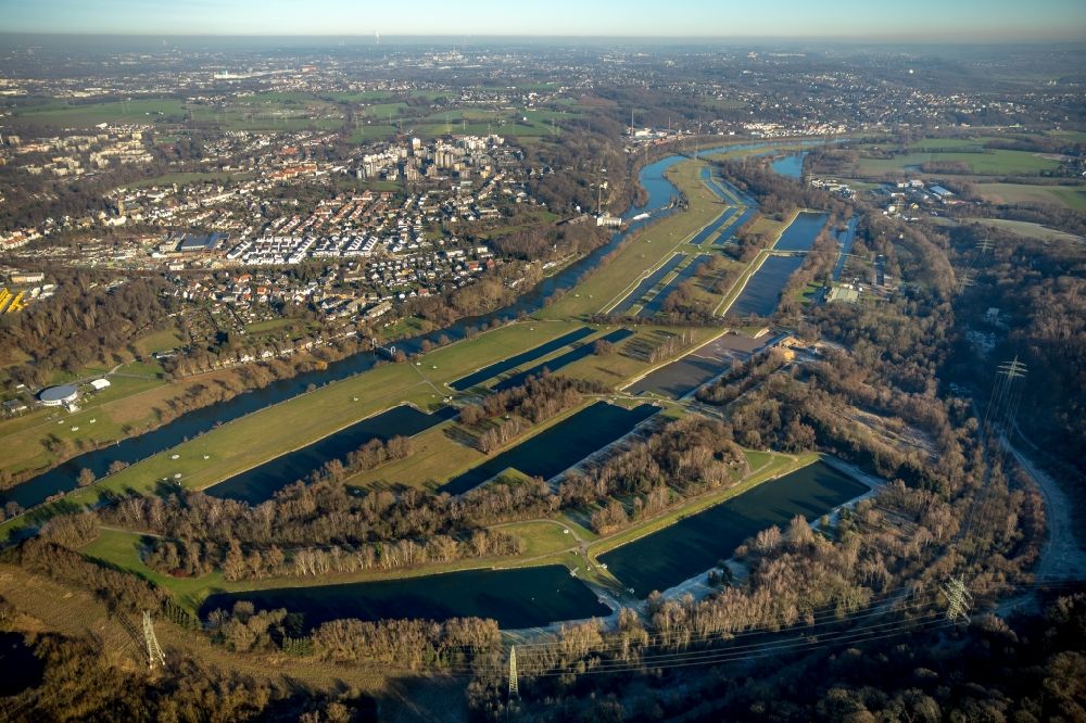Luftaufnahme Essen - Uferbereiche am Flußverlauf der Ruhr Ruhrinseln zwischen Steele und Überruhr in Essen im Bundesland Nordrhein-Westfalen