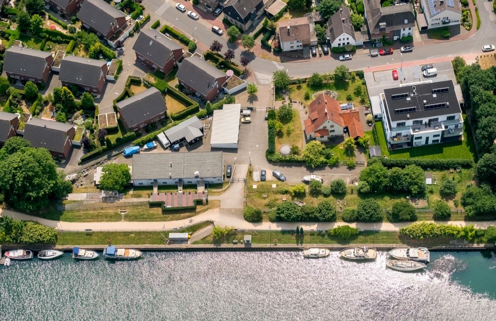 Dorsten aus der Vogelperspektive: Uferbereiche am Flußverlauf des Wesel-Datteln-Kanal in Dorsten im Bundesland Nordrhein-Westfalen, Deutschland