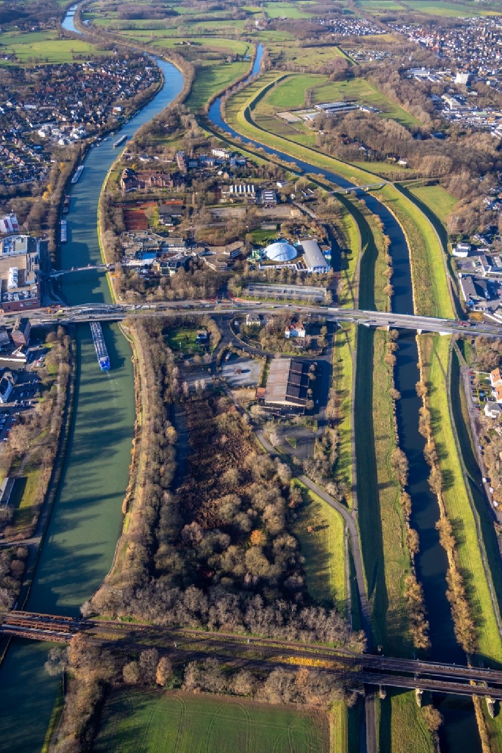 Luftbild Dorsten - Uferbereiche am Flußverlauf Wesel-Datteln-Kanal und Lippe in Dorsten im Bundesland Nordrhein-Westfalen, Deutschland
