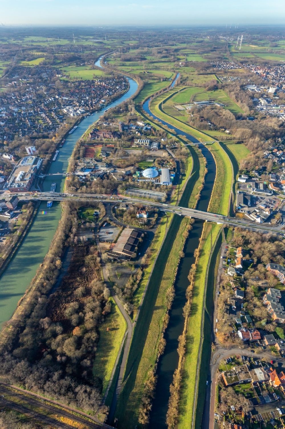 Luftbild Dorsten - Uferbereiche am Flußverlauf Wesel-Datteln-Kanal und Lippe in Dorsten im Bundesland Nordrhein-Westfalen, Deutschland