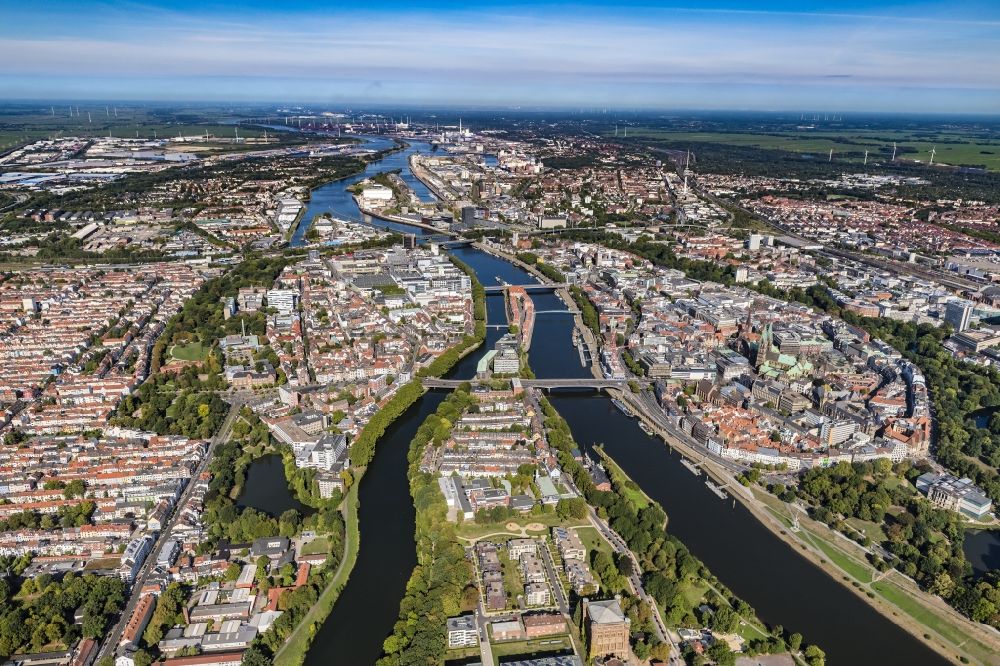 Luftbild Bremen - Uferbereiche am Flußverlauf der Weser - Kleine Weser in Bremen, Deutschland