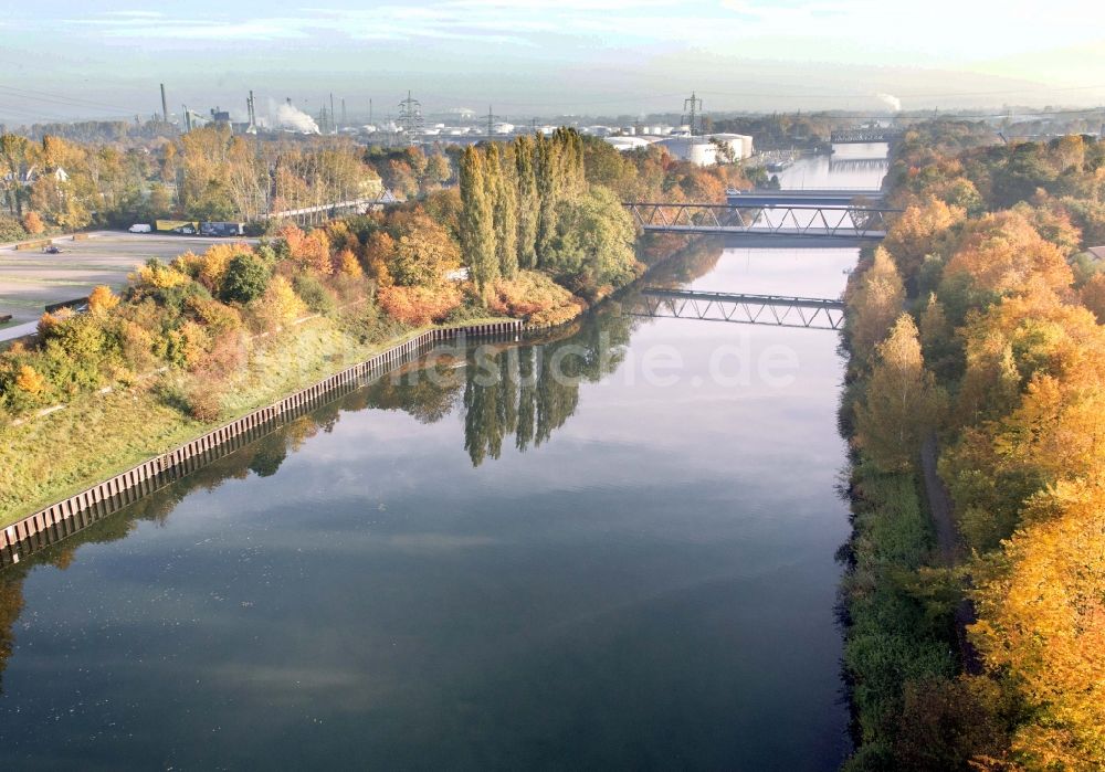 Gelsenkirchen von oben - Uferbereiche des Flussverlaufes Rhein-Herne-Kanal am Gelände des Amphitheater in Gelsenkirchen im Bundesland Nordrhein-Westfalen