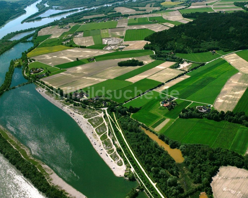Bergham aus der Vogelperspektive: Uferbereiche am Inn - Flussverlauf in Bergham im Bundesland Bayern, Deutschland