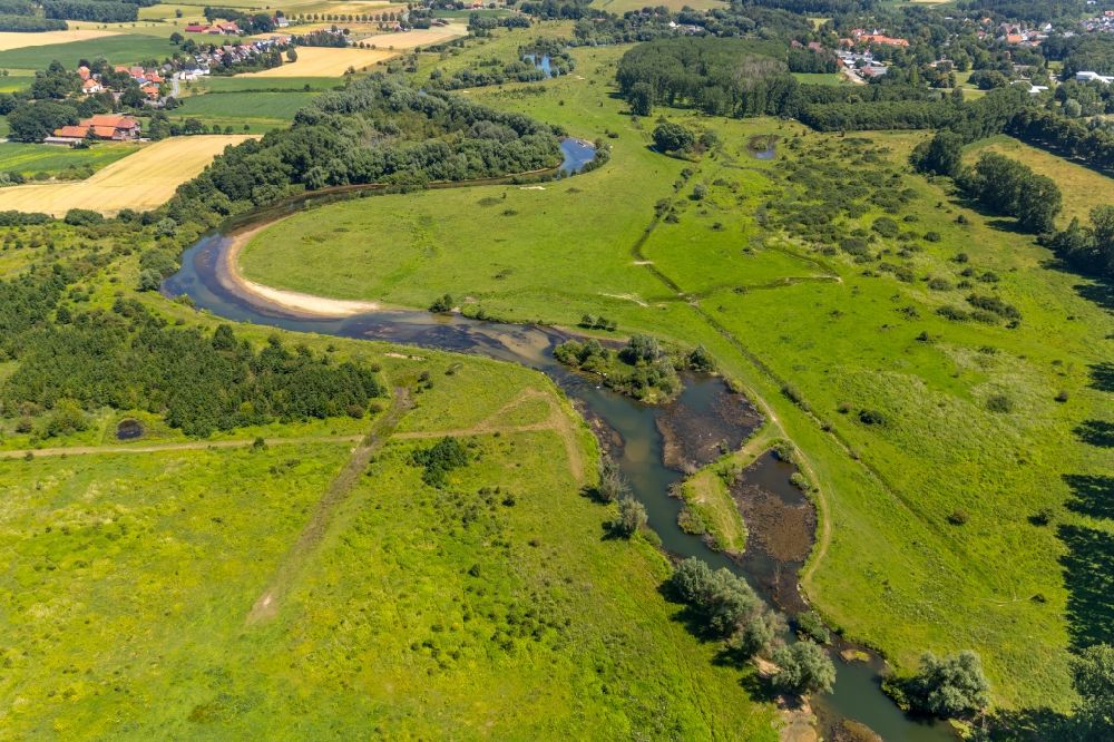 Luftaufnahme Benninghausen - Uferbereiche am der Lippe Flußverlauf in Benninghausen im Bundesland Nordrhein-Westfalen, Deutschland