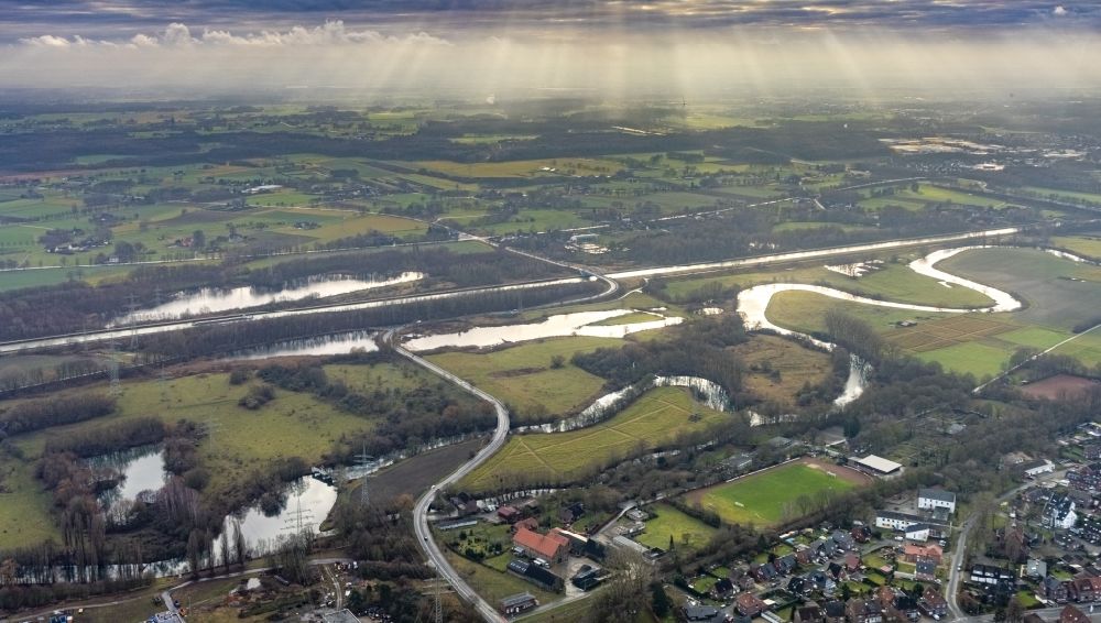 Luftaufnahme Stockum - Uferbereiche am Lippe - Flußverlauf in Stockum im Bundesland Nordrhein-Westfalen, Deutschland