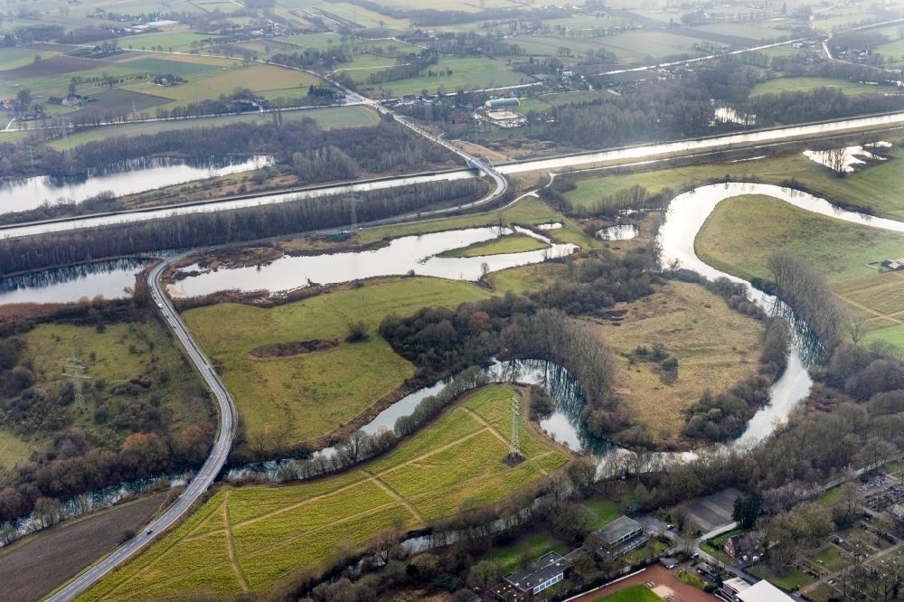 Stockum von oben - Uferbereiche am Lippe - Flußverlauf in Stockum im Bundesland Nordrhein-Westfalen, Deutschland