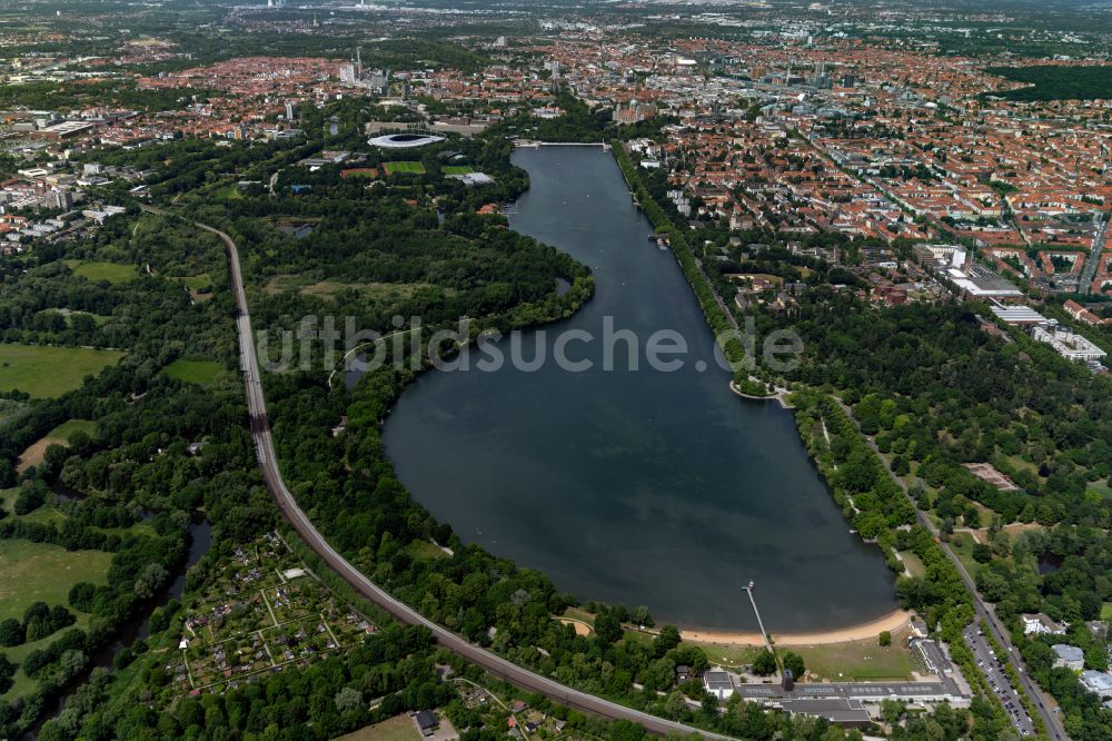 Hannover aus der Vogelperspektive: Uferbereiche des Maschsee in Hannover im Bundesland Niedersachsen, Deutschland