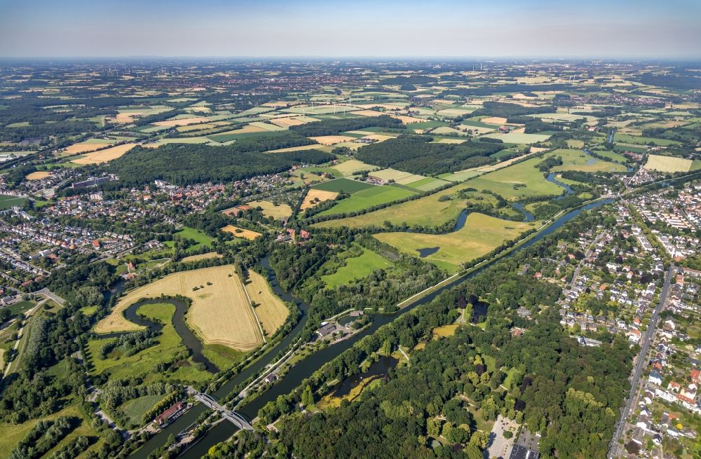 Luftaufnahme Heessen - Uferbereiche am Mühlengraben Flußverlauf in Hamm-Heessen im Bundesland Nordrhein-Westfalen, Deutschland