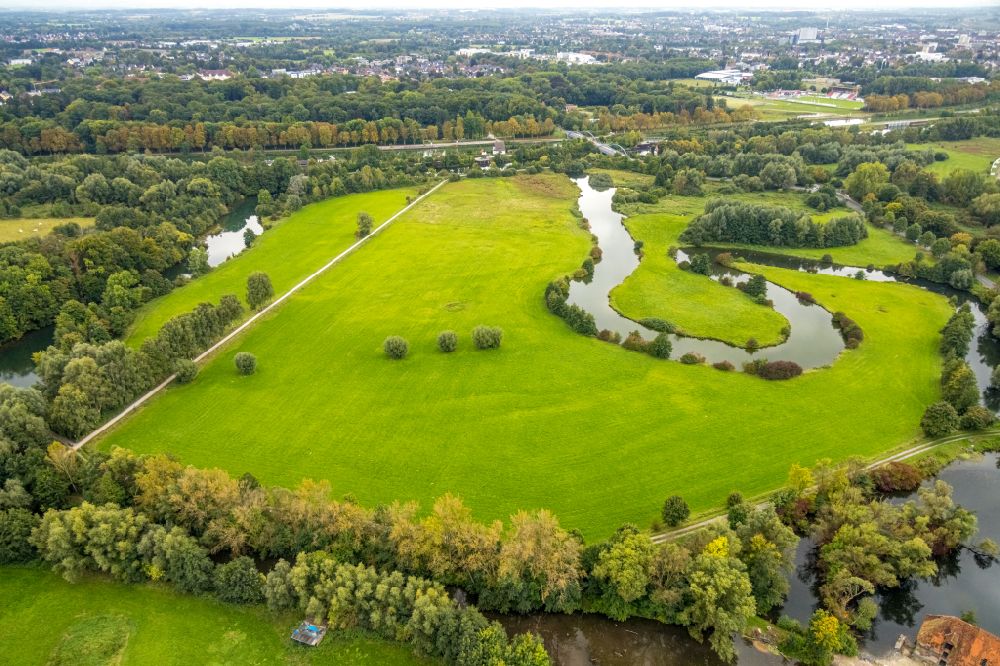 Hamm-Heessen von oben - Uferbereiche am Mühlengraben Flußverlauf in Hamm-Heessen im Bundesland Nordrhein-Westfalen, Deutschland