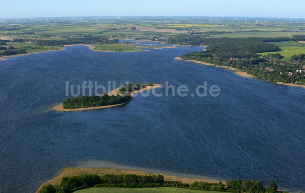 Warnitz von oben - Uferbereiche des Oberuckersee bei Warnitz in der Uckermark im Bundesland Brandenburg