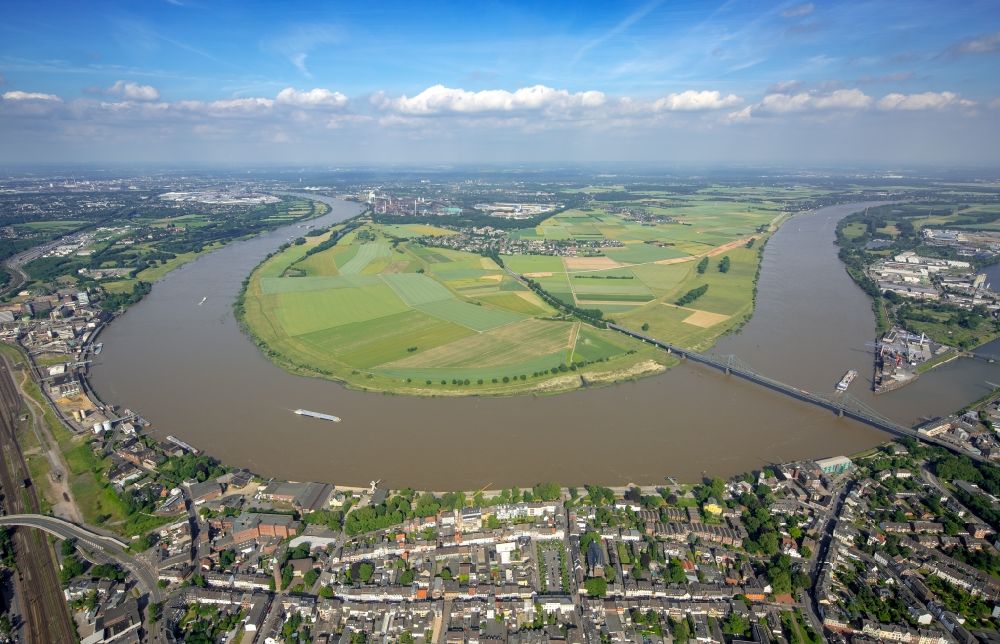 Luftaufnahme Uerdingen - Uferbereiche am Rhein Flußverlauf in Uerdingen im Bundesland Nordrhein-Westfalen