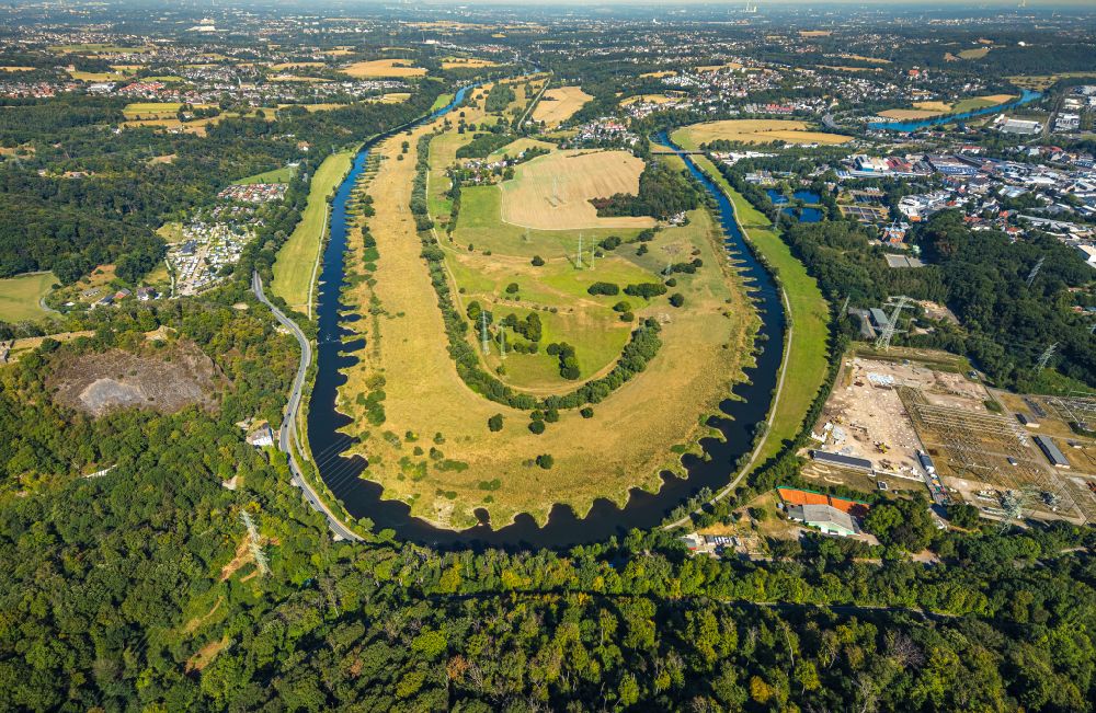 Hattingen aus der Vogelperspektive: Uferbereiche am Ruhr - Flussverlauf in Hattingen im Bundesland Nordrhein-Westfalen, Deutschland