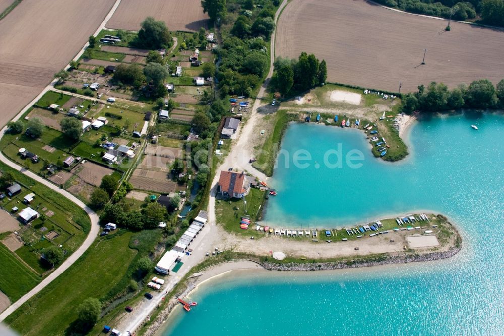 Luftbild Lauterbourg - Uferbereiche am Sandstrand des Freibades Aquapark Alsace in Lauterbourg in Grand Est, Frankreich