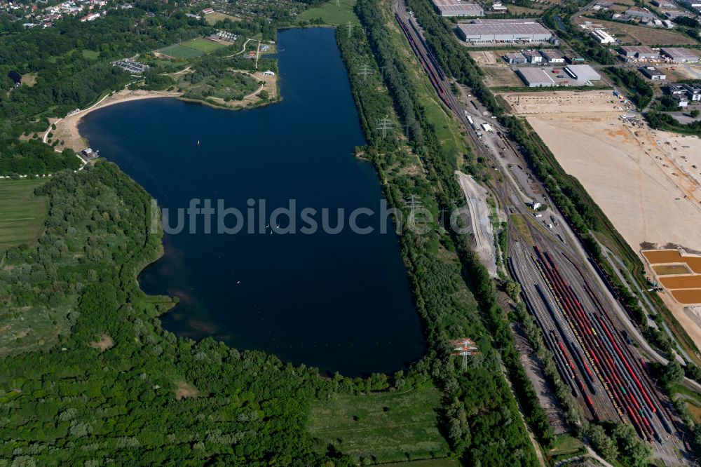 Luftbild Bremen - Uferbereiche am Sandstrand des Freibades Sportparksee Grambke in Bremen, Deutschland