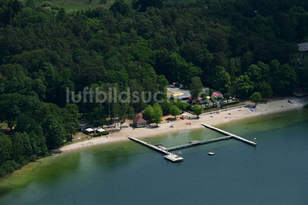 Luftaufnahme Biesenthal - Uferbereiche am Sandstrand des Freibades und Strandbad am Großer Wukensee in Biesenthal im Bundesland Brandenburg, Deutschland