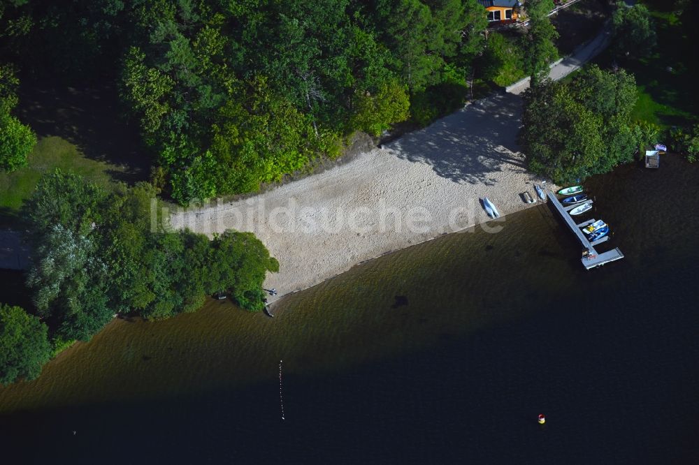 Luftbild Hennickendorf - Uferbereiche am Sandstrand des Freibades Strandbad Stienitzsee in Hennickendorf im Bundesland Brandenburg, Deutschland