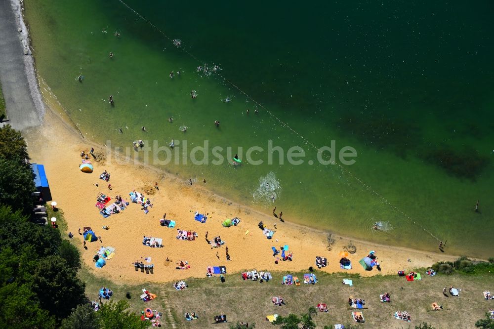 Luftbild Erfurt - Uferbereiche am Sandstrand des Freizeit- und Erholungspark Nordstrand in Erfurt im Bundesland Thüringen, Deutschland