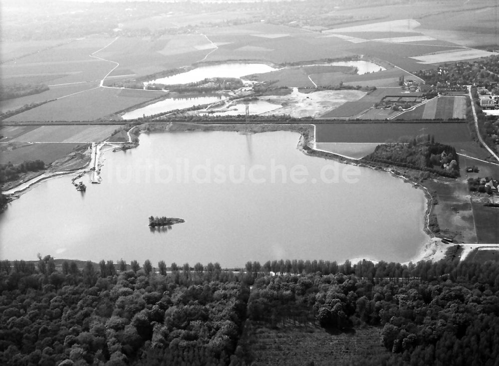Luftbild Düsseldorf - Uferbereiche des Sees Angermunder See im Ortsteil Angermund in Düsseldorf im Bundesland Nordrhein-Westfalen, Deutschland