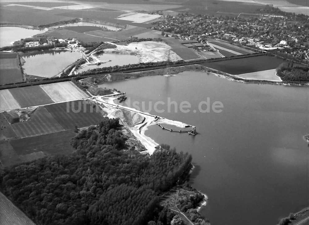 Luftaufnahme Düsseldorf - Uferbereiche des Sees Angermunder See im Ortsteil Angermund in Düsseldorf im Bundesland Nordrhein-Westfalen, Deutschland