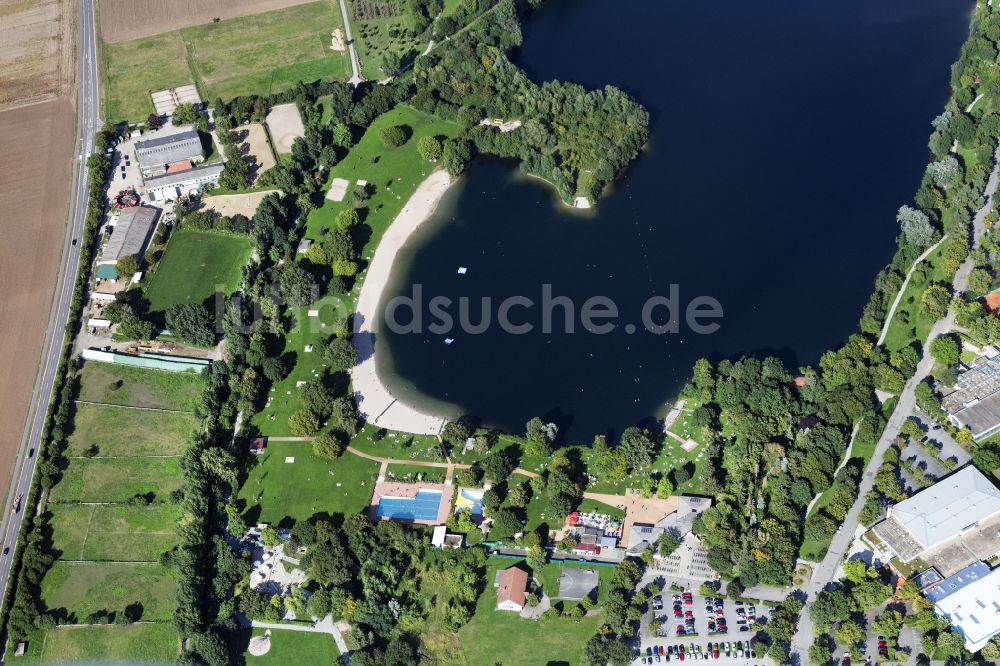 Heddesheim von oben - Uferbereiche des Sees Badesee Hedenheim in Heddesheim im Bundesland Baden-Württemberg, Deutschland