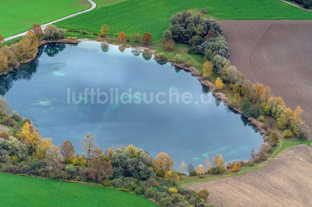 Luftbild Neuried - Uferbereiche des Sees Baggersee Wachholderrain in Neuried im Bundesland Baden-Württemberg, Deutschland