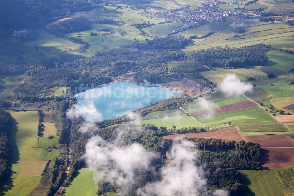 Luftbild Hilzingen - Uferbereiche des Sees Binninger Ried im Ortsteil Binningen in Hilzingen im Bundesland Baden-Württemberg