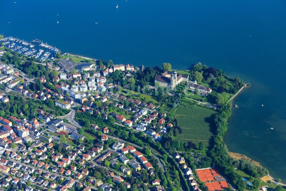 Friedrichshafen von oben - Uferbereiche des Sees Bodensee in Friedrichshafen im Bundesland Baden-Württemberg, Deutschland